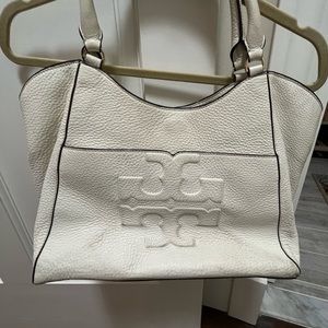 White leather Tory logo tote